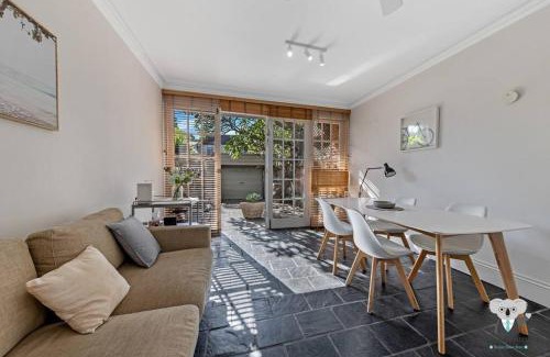 Glebe House | KozyGuru | Glebe | Cozy 2 Bedroom Stunning Terrace House