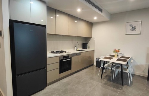 Macquarie Park Apartment | KozyGuru | Macquarie Park | Stylish Apt