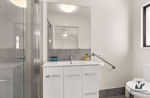 Mount Gravatt East House | KozyGuru/Mt Gravatt East/3 Bed House QMG030