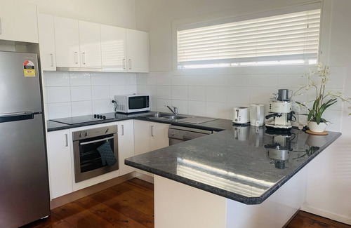 Margate House | Kozzie on Suttons - 300m to beach