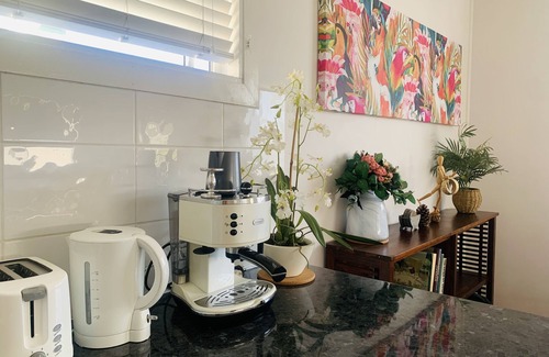 Margate House | Kozzie on Suttons - 300m to beach