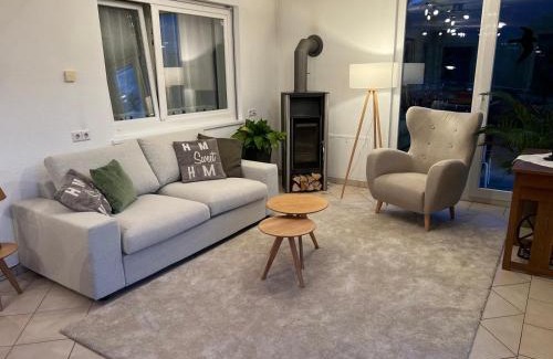 Dornbirn Apartment | Kraft tanken in grüner Oase mit großem Wohnraum und riesigem Garten