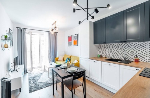 Podgorze Apartment | Kraków Bagry Apt - Parking, Balcony, Workspace - by Rentujemy