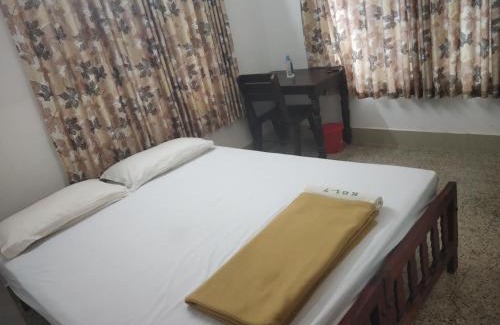 Guruvayur House | Krishna Gopuram Lodge