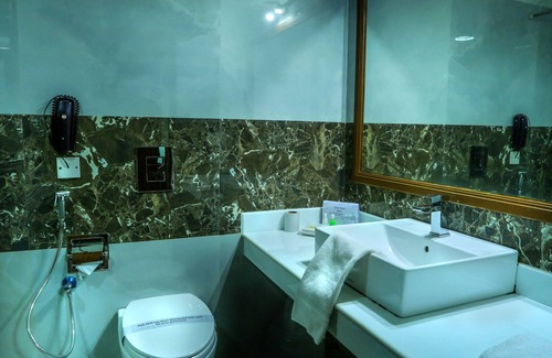 Kuppaayil Hotel | Krishna Inn