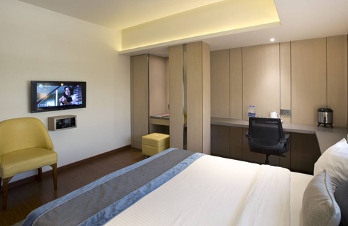 Grant Road Hotel | Krishna Palace Hotel