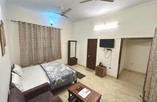 Gwalior House | KRISHNAM GUEST HOUSE