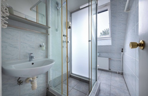 Gellert Hill Hotel | Kristal Hotel