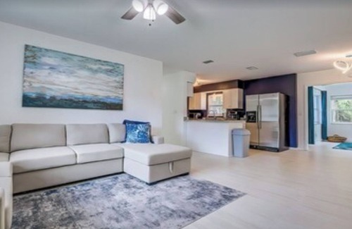 Crystal River House | Kristin's Cove - Charming 3BR cottage on 1 acre