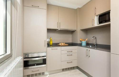 Barceloneta Apartment | Kronos on the Beach Attic Suite