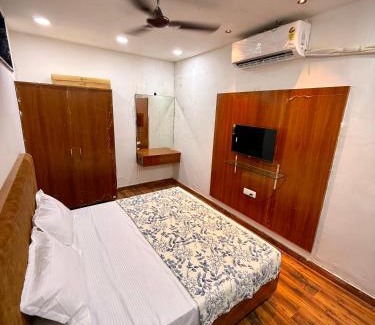 Pandharpur Cabin | KRUSHNAKuNJ LODGE