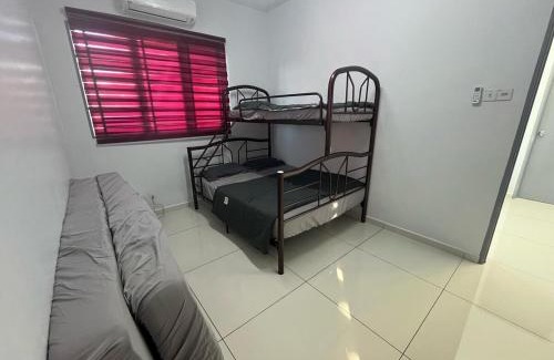 Kuala Selangor House | Ks161 Homestay - vast & white