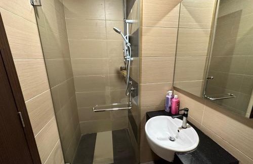 Taman Century Apartment | KSL 2Bedroom with WiFi Netflix 58 inch TV high floor balcony