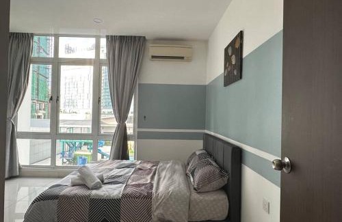 Taman Century Apartment | KSL City Mall 6pax with 55” TV & Netflix@2CarPark