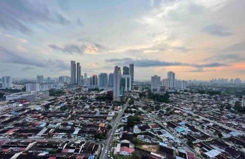 Taman Century Apartment | KSL Cozy (30) Bathtub Super High Floor City View