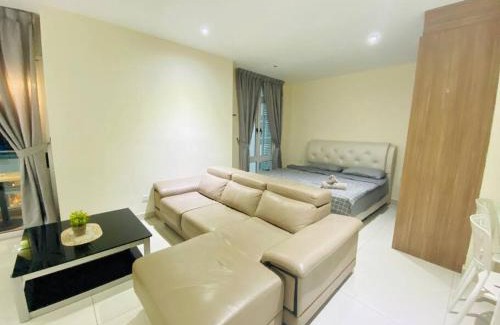 Taman Century Apartment | KSL D Esplanade King size bed Johor Bahru B9