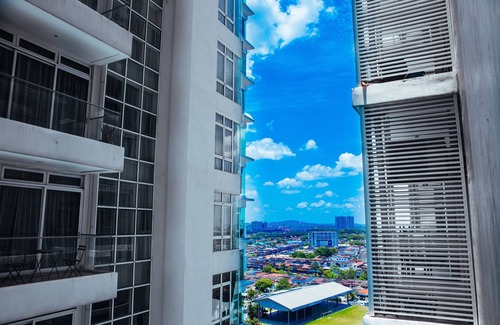 Taman Century Apartment | KSL Studio Homestay by Immaculate