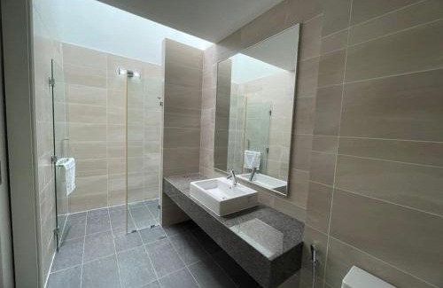 Iskandar Puteri Apartment | Ktv！Pool！3 Bedroom 3.5 Bathroom 25pax 2600sf