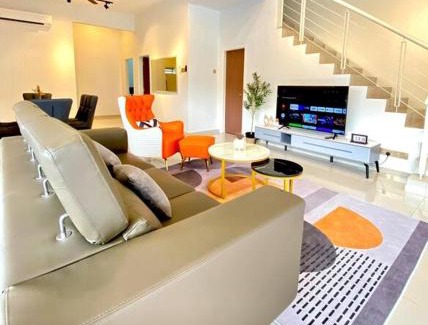 Kuala Selangor House | Kuala Selangor Modern Homestay with Pool 20pax