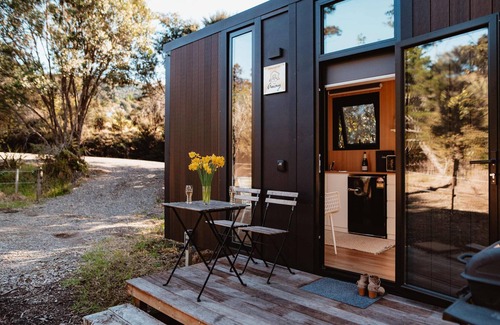 Rings Beach House | Kūaotunu Cabin 1 by Tiny Away