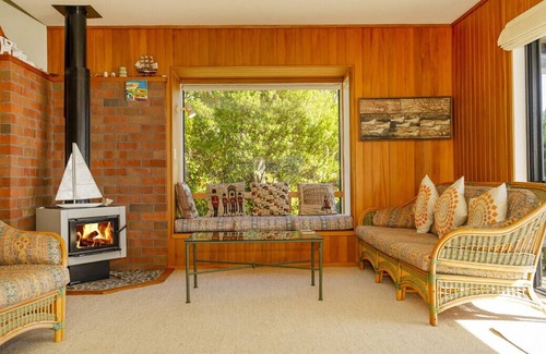 Rings Beach House | Kuaotunu Vistas - Kuaotunu Holiday Home