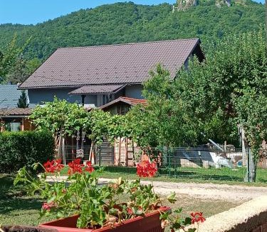 Kulen Vakuf Apartment | Kuca za odmor Una-Mia