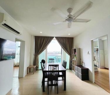 Taman Liong Seng Apartment | Kuching Apartment @Roxy Apartment 3rd mile