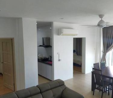 Taman Liong Seng Apartment | Kuching Apartment @Roxy Apartment 3rd mile