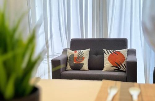 Taman Charming Apartment | Kuching City 3B2B 10pax - The Podium Hospital Aeon Mall