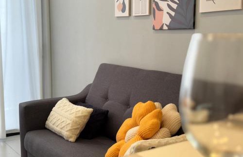 Taman Charming Apartment | Kuching City 3B2B 10pax - The Podium Hospital Aeon Mall
