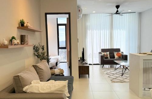 Taman Charming Apartment | Kuching City 3B2B 10pax - The Podium Hospital Aeon Mall