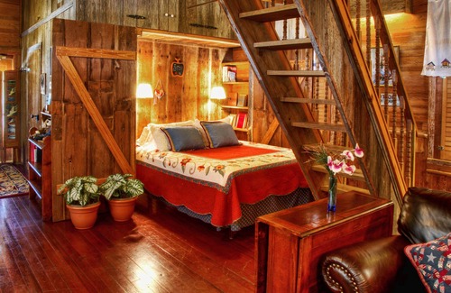 New Braunfels Bed & Breakfast | Kuebler Waldrip Haus B&B