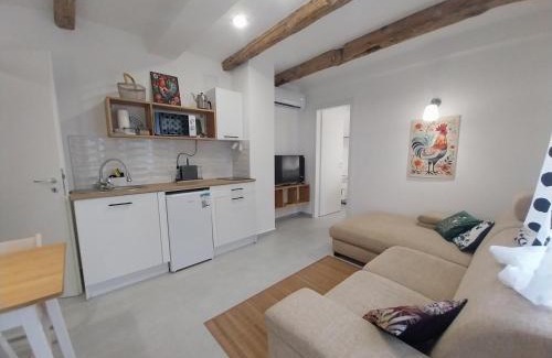 Siklos Apartment | KukoriQ 2 Apartman