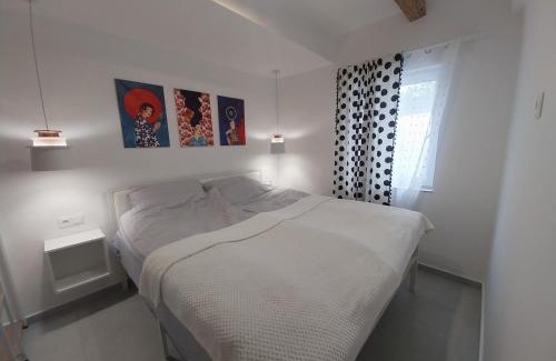 Siklos Apartment | KukoriQ 2 Apartman