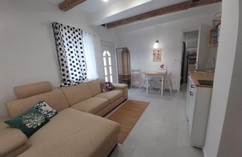 Siklos Apartment | KukoriQ 2 Apartman