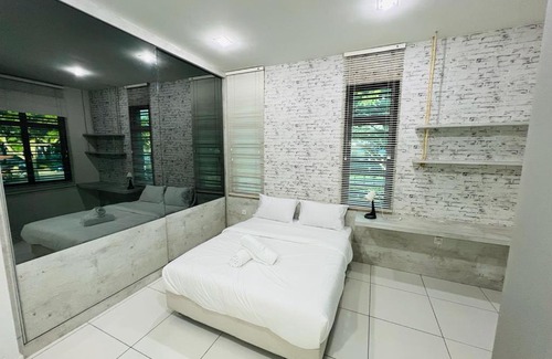 Kulai Villa | Kulai Lagenda Putra Corner House 古来公主城民宿 near JPO