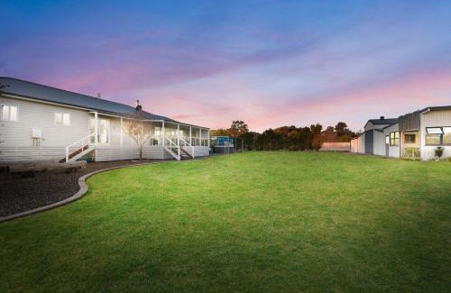 Broke House | Kulang Lodge in charming Broke with Large Swim Spa and games room suits up to 8 guests