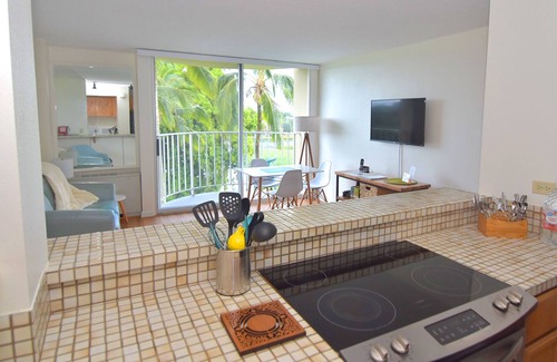 Hilo Condo | Kulani - 2 bd Spectacular Views, A/C, Pool, WI-FI