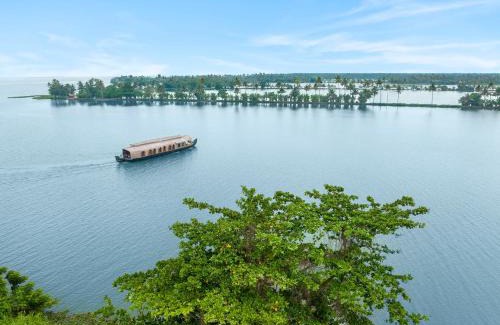 Khattalwada Boat Rental | Kumarakom Lake Resort Houseboats