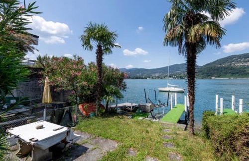 Collina d'Oro Apartment | Kümin Lake View by Quokka 360 - with direct access to the lake