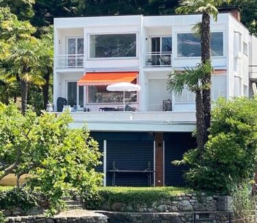 Collina d'Oro Apartment | Kümin Lake View by Quokka 360 - with direct access to the lake