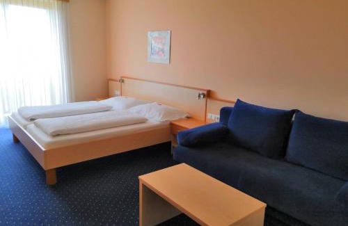 Burgauberg-Neudauberg Apartment | Kunstcafe Rooms
