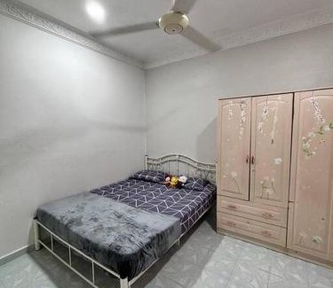 Cheng House | Kurma & Manggis Homestay 5BR