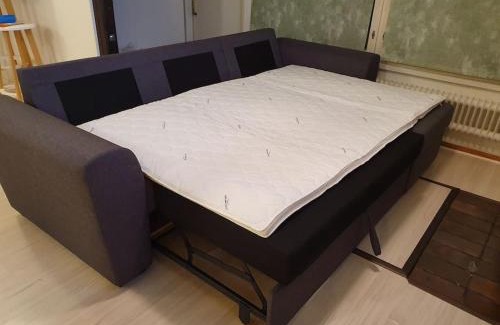 Kotka Apartment | Kurren tupa linnunlaulun keskellä, saunomismahdollisuus