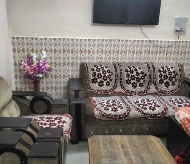 Naini House | Kushwaha stayroom