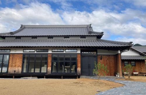 Mitoyo Villa | Kuwayama Bettei