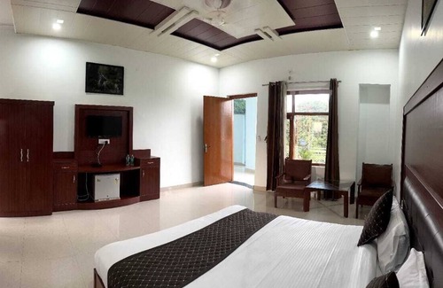 Bail Parao Hotel | Kuyal Corbett Resort