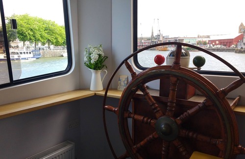 Bristol Floating Harbour Boat Rental | Kyle Blue - Bristol Harbour Houseboat