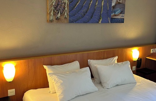 Martigues Hotel | Kyriad Martigues Sud