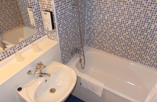 Odos Hotel | Kyriad Tarbes Odos